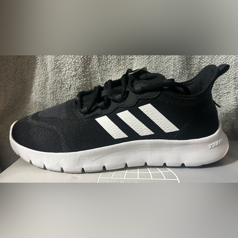 NEW in box ADIDAS Womens Nario Move Runner Black Shoes Size 11